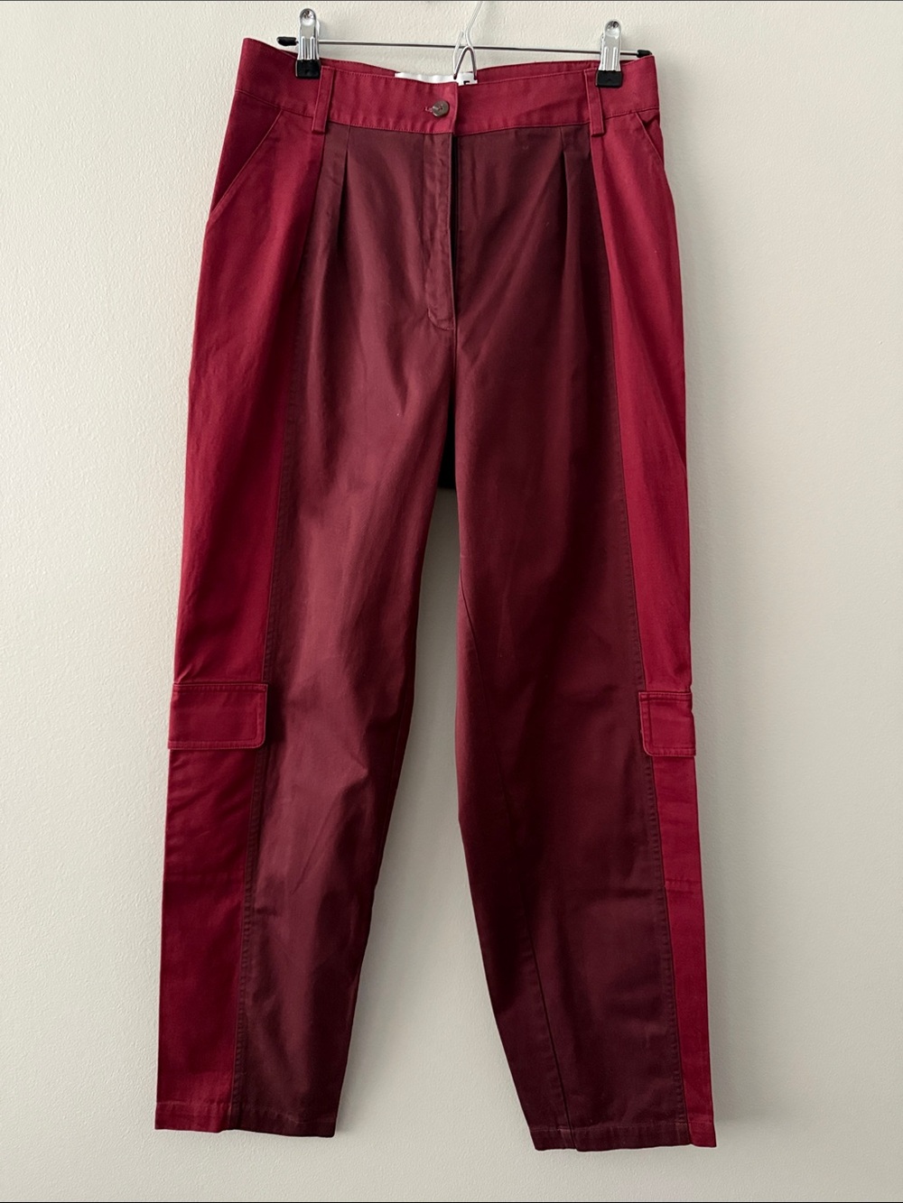 Kurt Lyle Two-Tone Burgundy Cargo Tapered Pants (size 8)